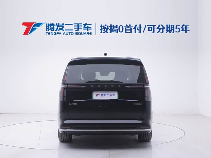 Фото 4 - Volvo EM90