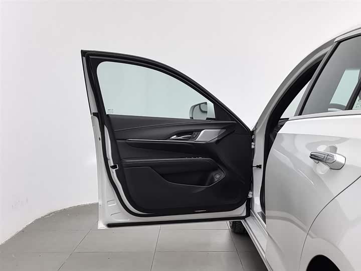 Фото 8 - Cadillac CT4