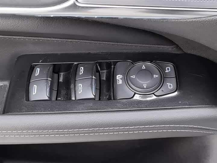 Фото 9 - Cadillac CT4