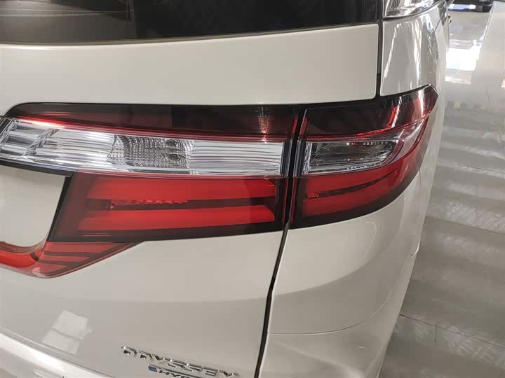 Фото 8 - Honda Odyssey