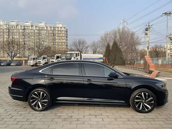 Фото 4 - Volkswagen Passat