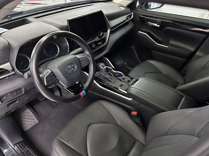 Фото 6 - Toyota Highlander