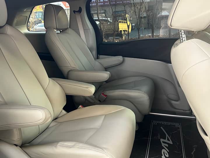 Фото 6 - Buick GL8 ES