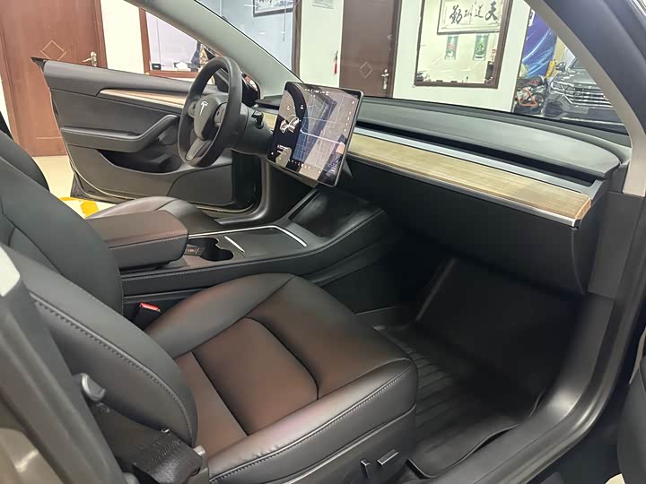 Фото 7 - Tesla Model 3