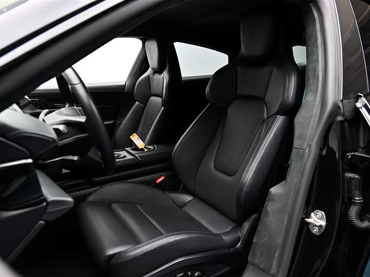 Фото 9 - Porsche Taycan