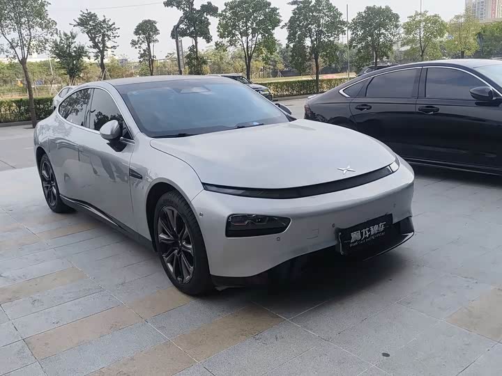 Фото 3 - XPeng P7