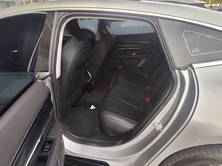 Фото 7 - XPeng P7