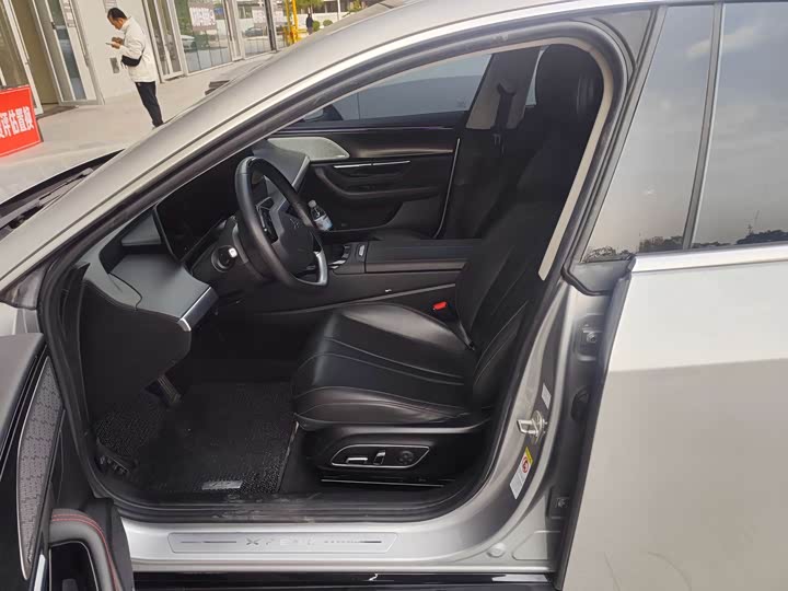 Фото 9 - XPeng P7