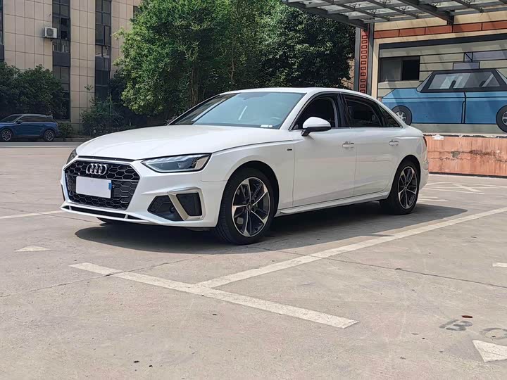 Фото 1 - Audi A4L