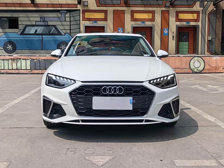 Фото 2 - Audi A4L