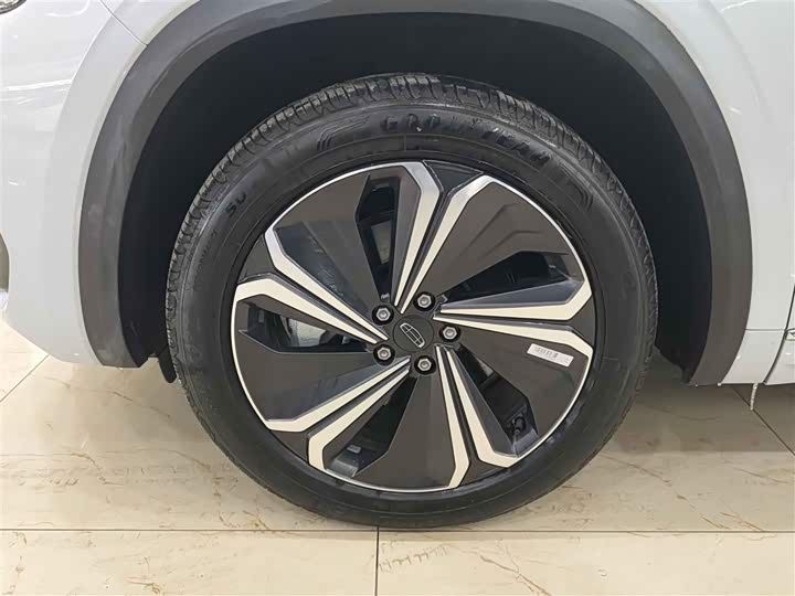 Фото 8 - Geely Monjaro