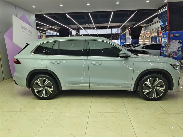 Фото 9 - Geely Monjaro