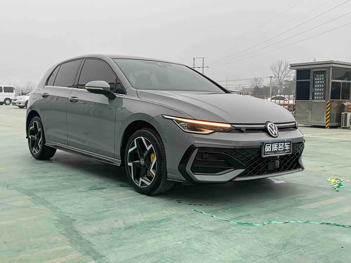 Фото 3 - Volkswagen Golf