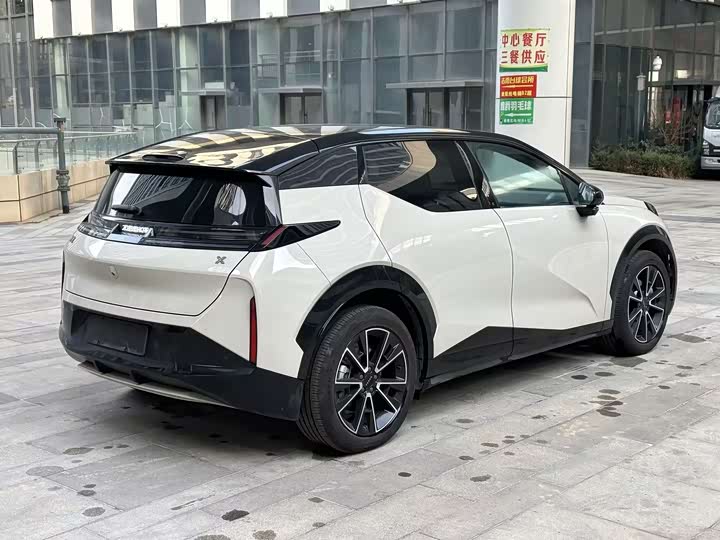 Фото 4 - Zeekr X