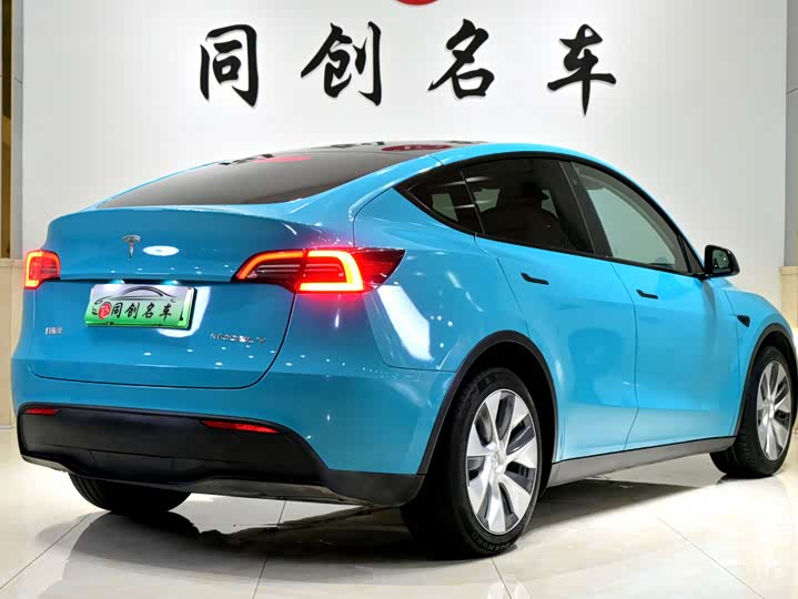 Фото 6 - Tesla Model Y