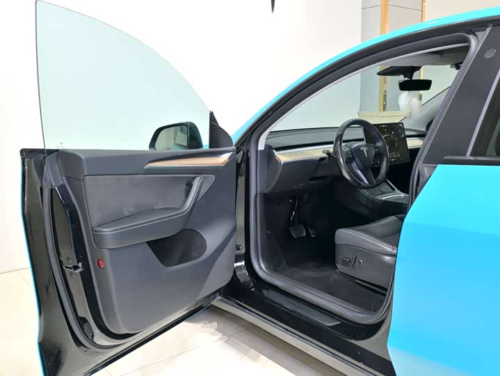 Фото 8 - Tesla Model Y