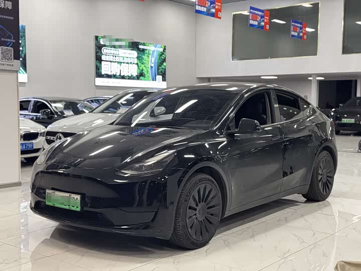 Фото 1 - Tesla Model Y