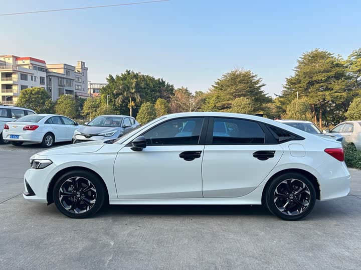 Фото 4 - Honda Civic