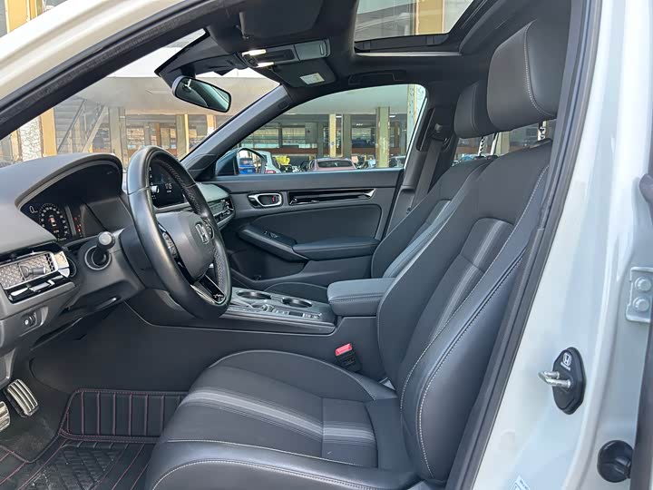 Фото 8 - Honda Civic