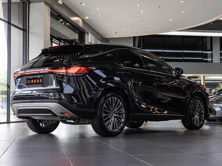 Фото 3 - Lexus RX