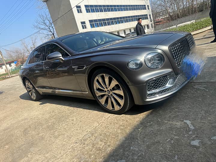 Фото 2 - Bentley Flying Spur