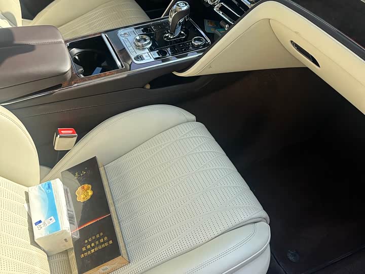 Фото 3 - Bentley Flying Spur