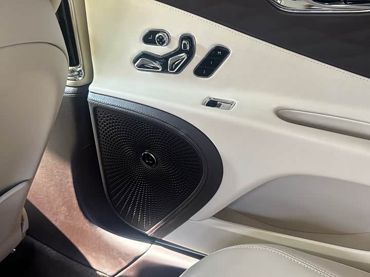 Фото 6 - Bentley Flying Spur