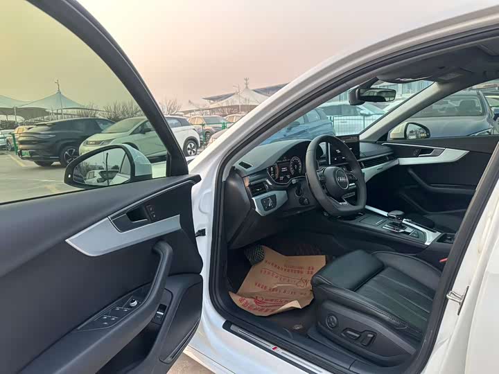 Фото 4 - Audi A4L