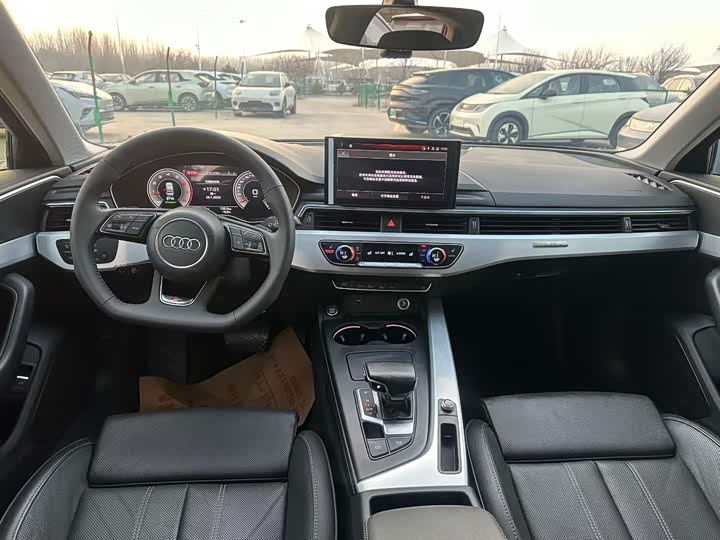 Фото 5 - Audi A4L