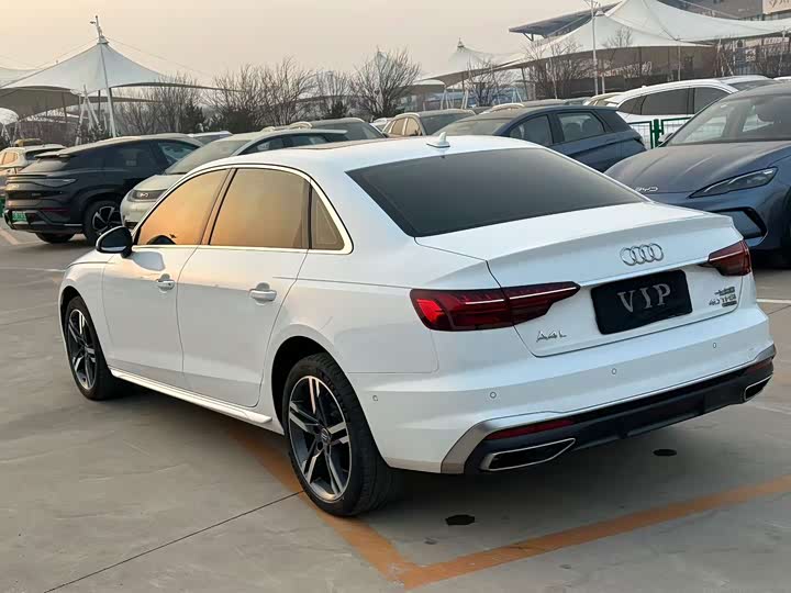 Фото 7 - Audi A4L