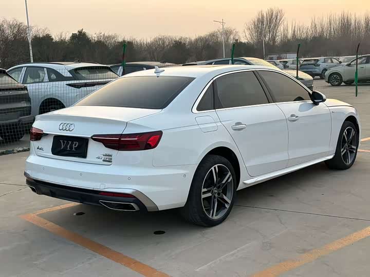 Фото 9 - Audi A4L