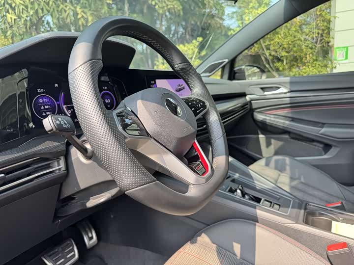 Фото 5 - Volkswagen Golf GTI