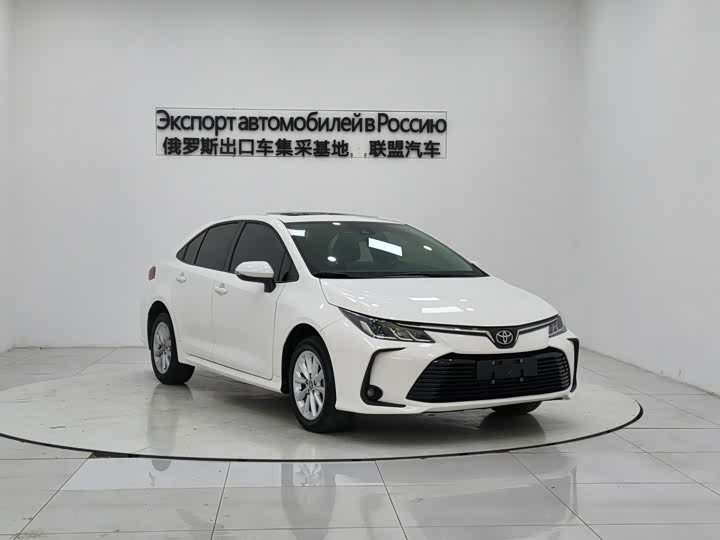 Фото 2 - Toyota Corolla