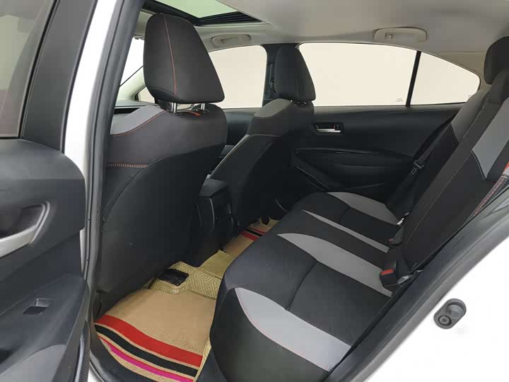 Фото 7 - Toyota Corolla