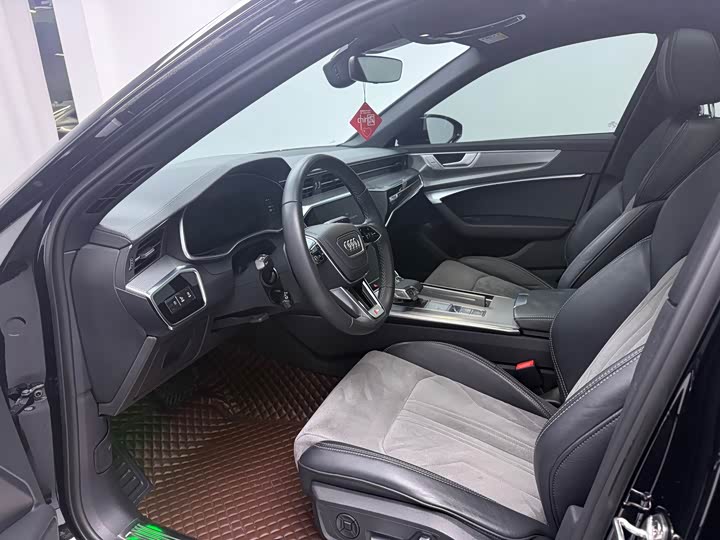 Фото 4 - Audi A6L