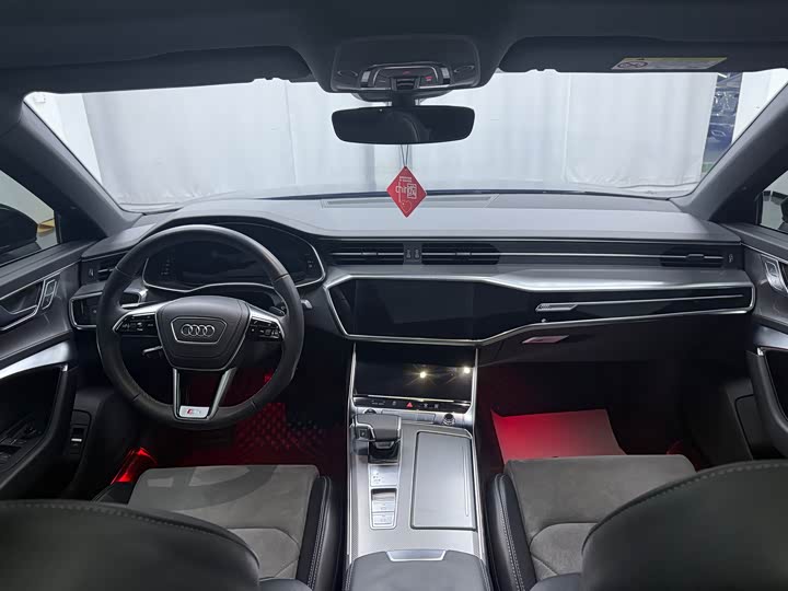 Фото 5 - Audi A6L