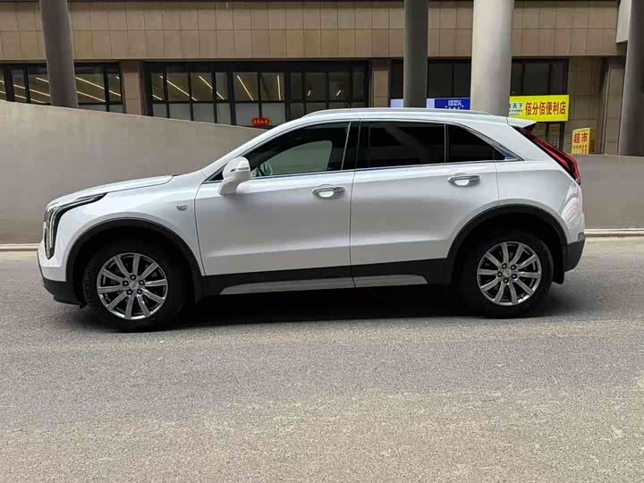 Фото 3 - Cadillac XT4