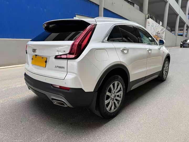Фото 4 - Cadillac XT4