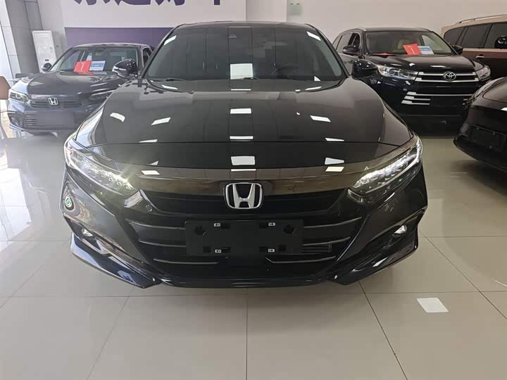 Фото 3 - Honda Accord
