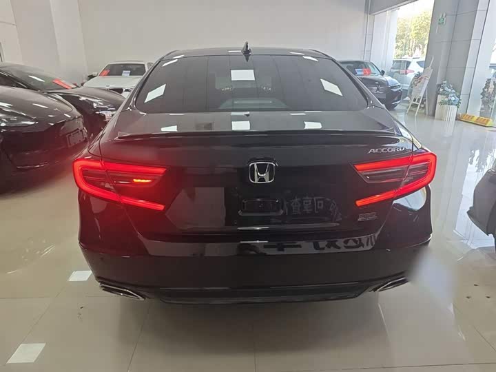 Фото 6 - Honda Accord