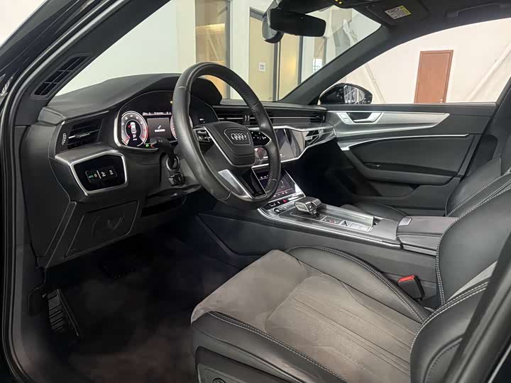 Фото 8 - Audi A6L