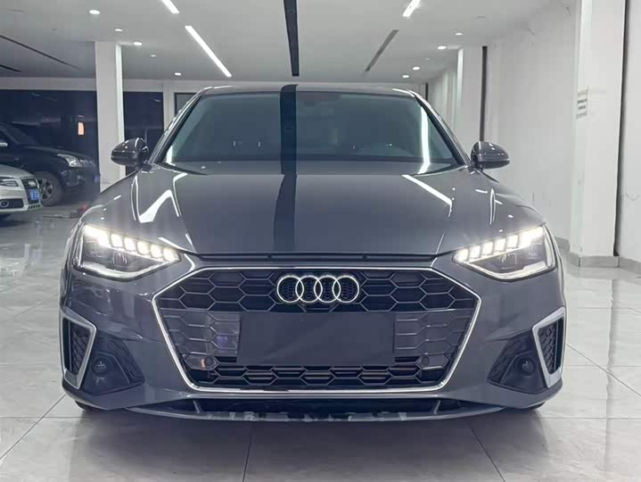 Фото 2 - Audi A4L