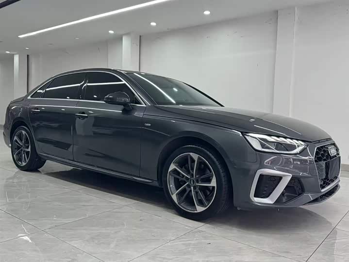 Фото 3 - Audi A4L