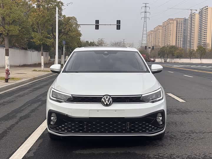Фото 2 - Volkswagen Lavida