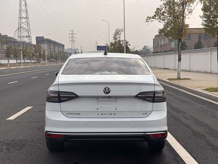 Фото 4 - Volkswagen Lavida