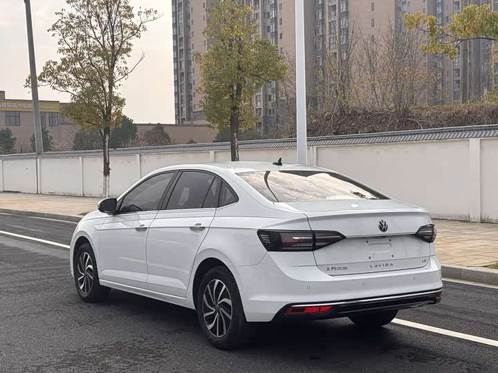 Фото 5 - Volkswagen Lavida