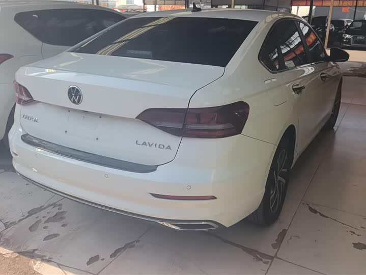 Фото 3 - Volkswagen Lavida