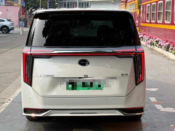 Фото 3 - GAC Trumpchi E9