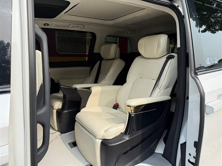 Фото 7 - GAC Trumpchi E9