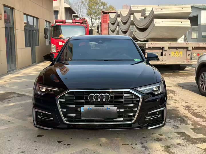 Фото 2 - Audi A6L